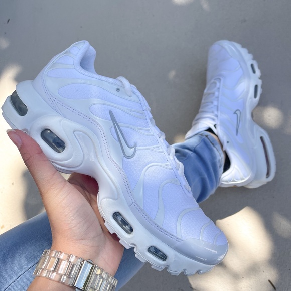 Nike Air Max Plus Triple White - Picture 2 of 5